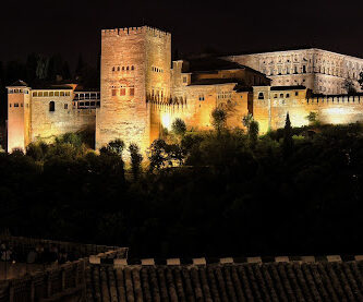 Granada Secreta y Subterránea - Grupo senderismo en Granada