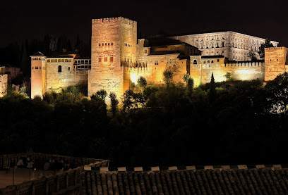 Granada Secreta y Subterránea - Grupo senderismo en Granada