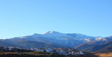 Nevalia guías de montaña - Guía de senderismo en Granada