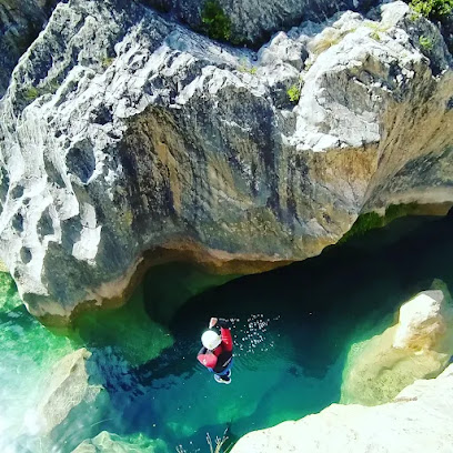 Sausán Guías de montaña y barrancos - Guía de senderismo en Huesca